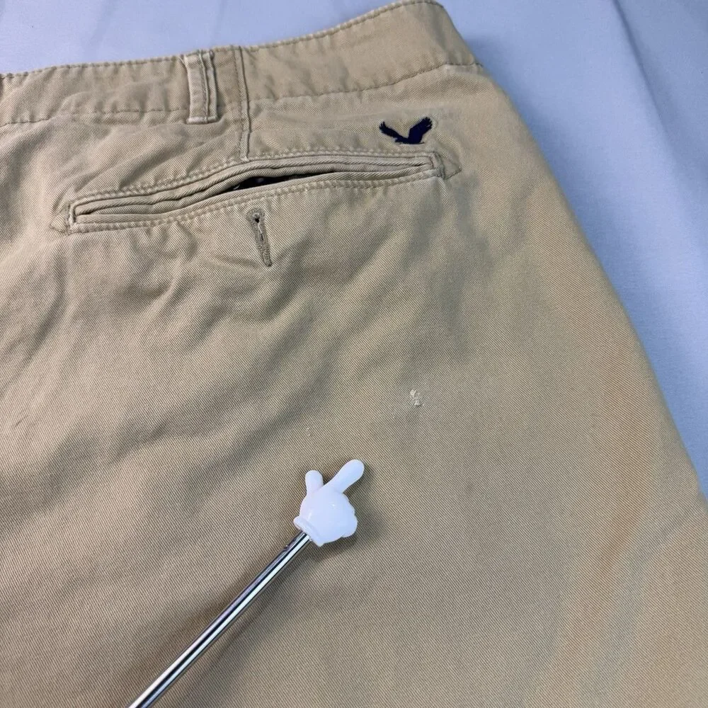 American Eagle Mens Longboard Flat Front Khaki Shorts Size 44 READ